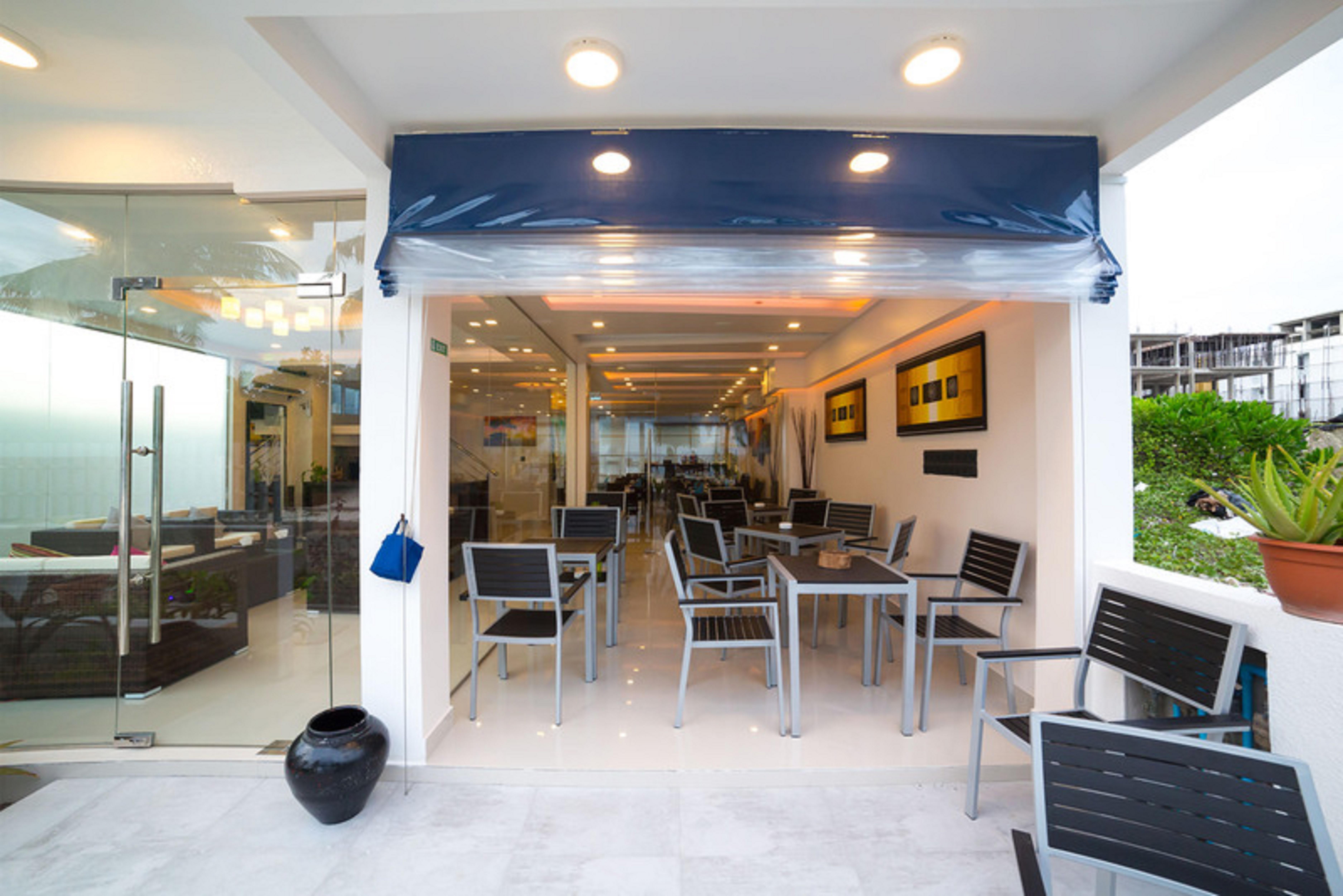 The White Harp Beach Hotel Malé Exterior foto