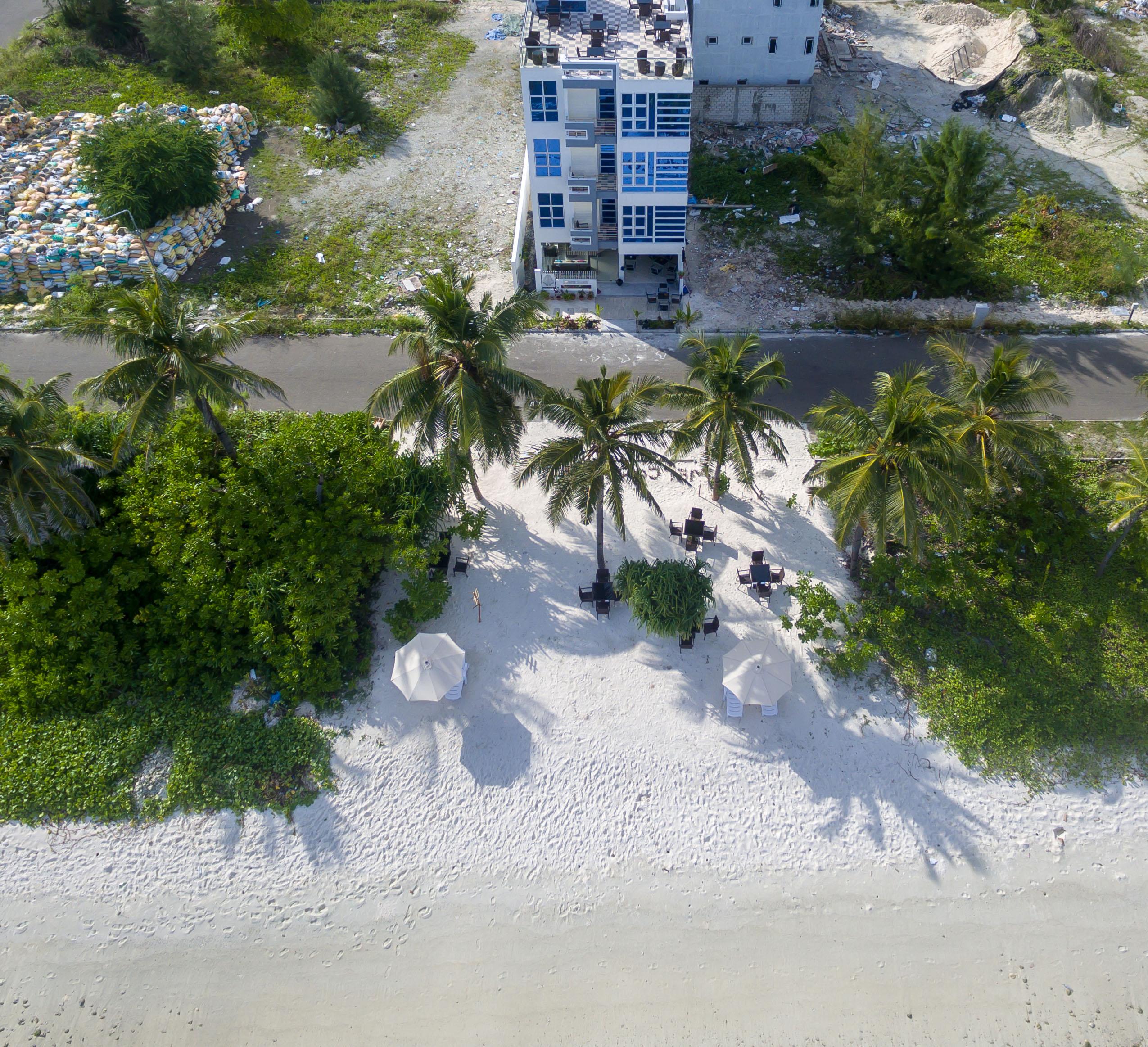 The White Harp Beach Hotel Malé Exterior foto