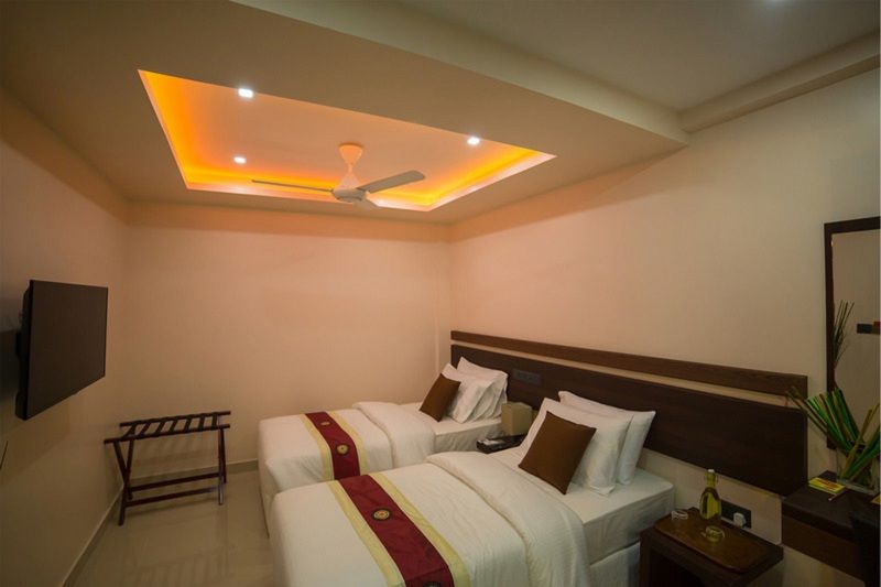 The White Harp Beach Hotel Malé Exterior foto
