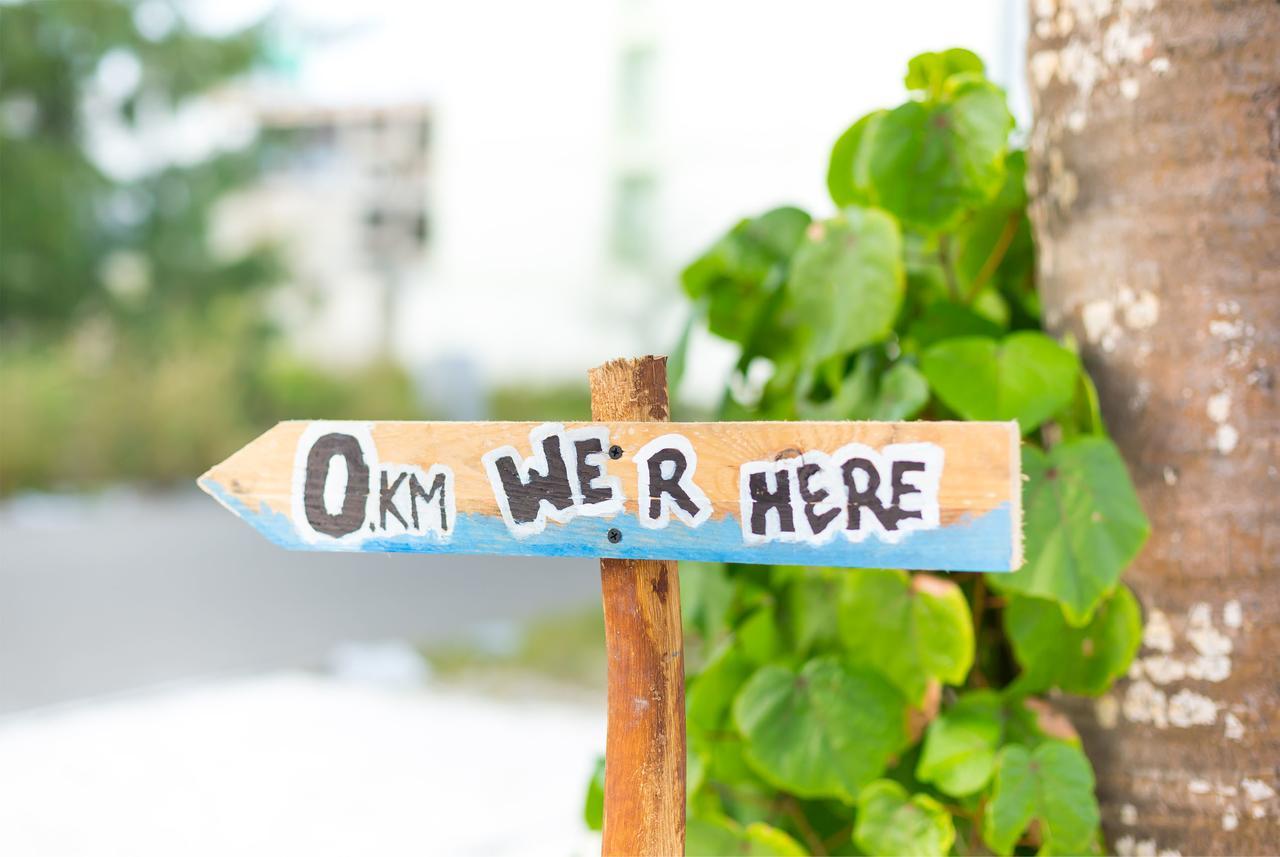 The White Harp Beach Hotel Malé Exterior foto