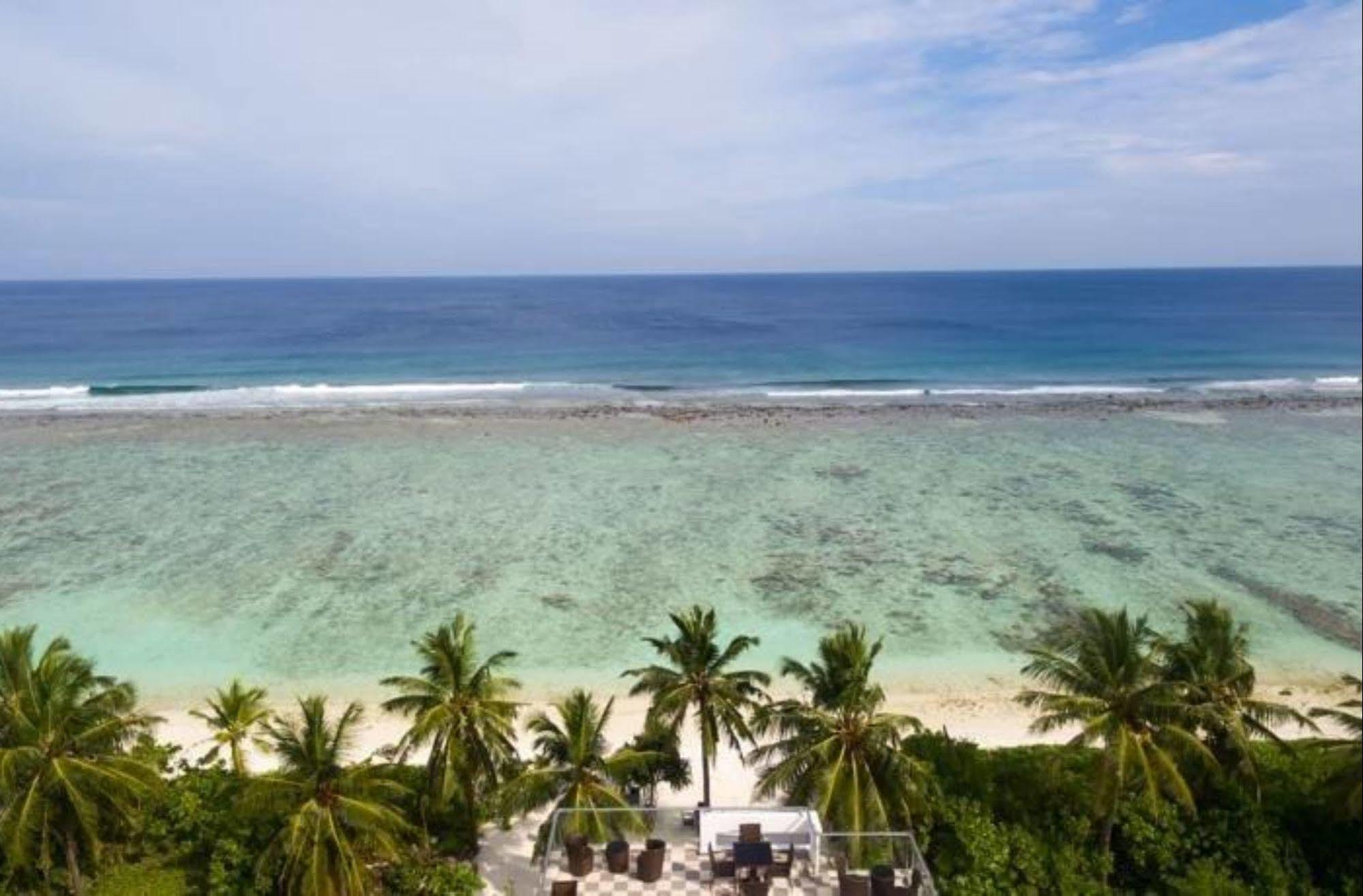 The White Harp Beach Hotel Malé Exterior foto